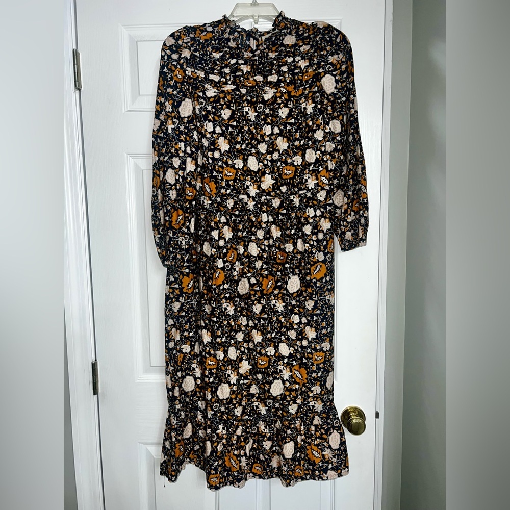 BUNDLE 5 for $50 👗👚👖
Universal Thread Navy Floral Midi Dress Mustard Accents